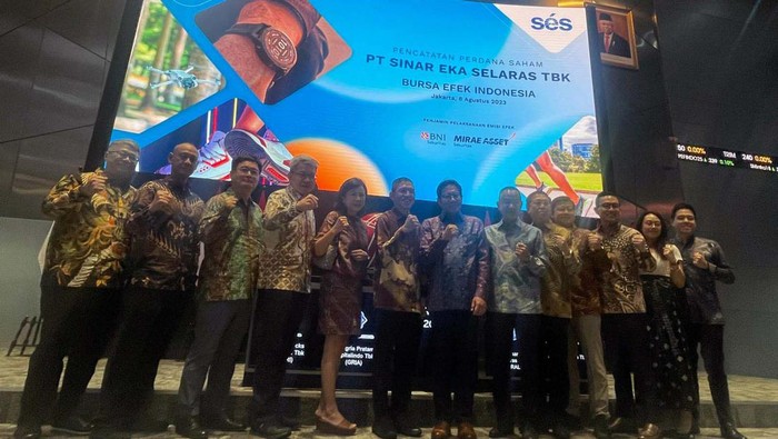 Sinar Eka Selaras Resmi Melantai di BEI PT Sinar Eka Selaras Tbk (ERAL) resmi mencatatkan saham perdana di Bursa Efek Indonesia (BEI) Jakarta. ERAL menawarkan sebanyak 1,03 miliar saham.