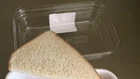 Terakhir ini foto ham cheese sandwich harga Rp 228 ribu, yang ukurannya hanya setengah dan polos tidak pakai tambahan apapun. Foto: Site News