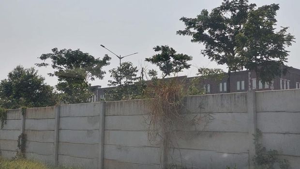 tembok perbatasan PIK 2