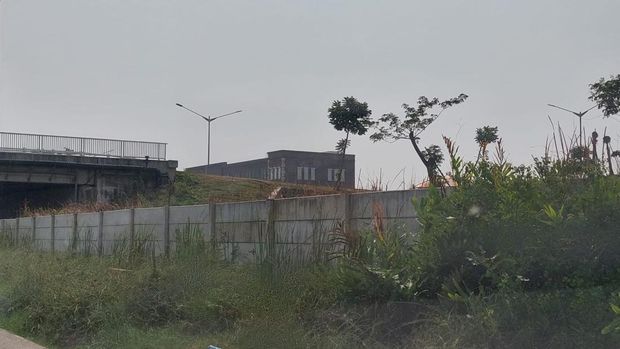 tembok perbatasan PIK 2