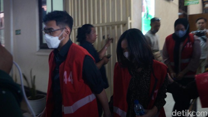 Tiga terdakwa video kebaya merah