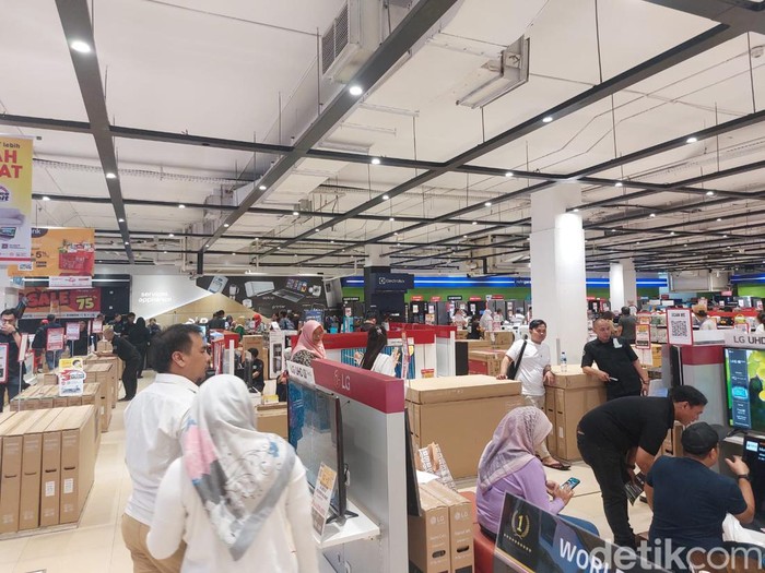 Transmart Full Day Sale di Transmart Cempaka Putih
