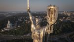 Ukraina Ganti Palu dan Arit Soviet dengan Trisula di Monumen Tanah Air