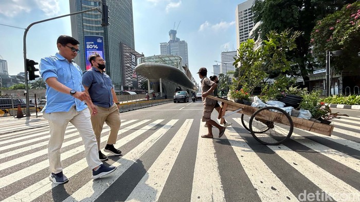 BMKG memprediksi sejumlah wilayah di Indonesia mengalami musim kemarau. Warga pun dihimbau agar waspada dengan cuacan panas ekstrem.
