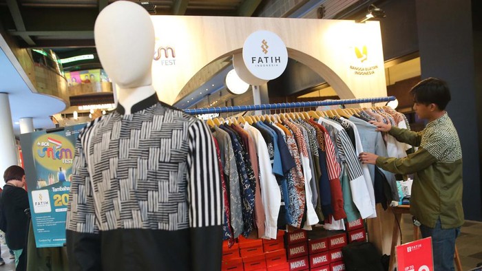 Ada Pameran UMKM di Pusat Perbelanjaan Jakarta PT Bank Central Asia Tbk (BCA) kembali menggelar BCA UMKM Fest 2023 di Gandaria City, Jakarta, Rabu (9/8/2023). BCA UMKM Fest 2023 ini digelar sebagai bentuk komitmen untuk mendorong potensi ekonomi dari sektor UMKM.