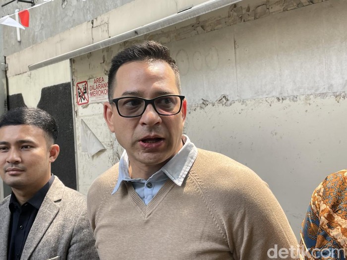 Ari Wibowo saat ditemui di Pengadilan Negeri Jakarta Selatan.