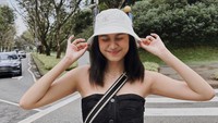 Azizah Salsha sering membuat konten menarik yang disukai lebih dari 210 ribu followers di Instagram dan 503 ribu pengikut di TikTok. Foto: Instagram Azizah Salsha