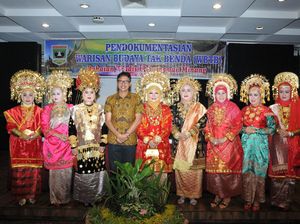 Pakaian Adat Sumatera Barat: Keunikan dan Maknanya