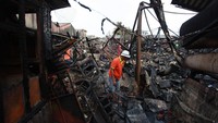 Kebakaran yang terjadi pukul 6.45 WIB tersebut menghanguskan 130 kios.