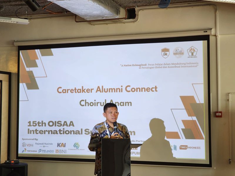 Choirul Anam di Simposium Internasional XV di Belanda