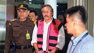 Eks Dirjen Minerba Berompi Tahanan Kejagung