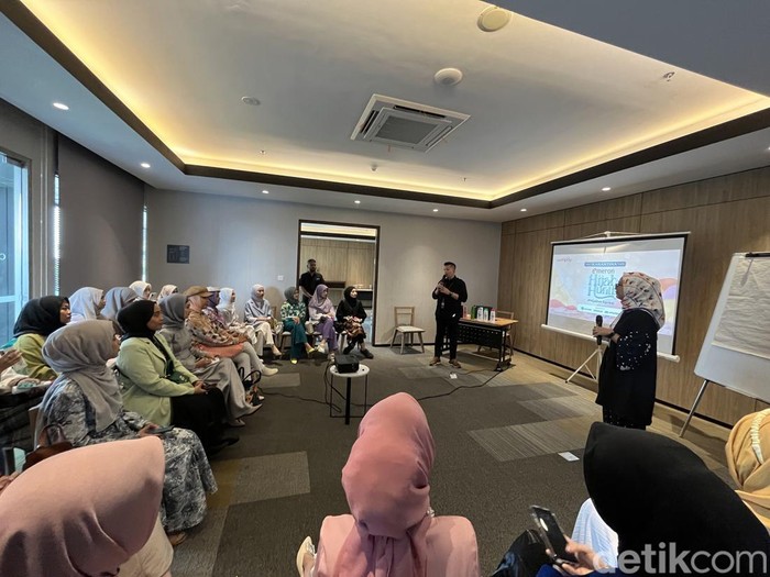 Finalis Emeron Hijab Hunt 2023 siap mengikuti masa karantina selama tiga hari.