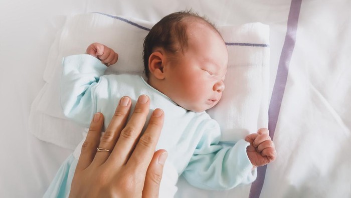 Ilustrasi Cara Merawat Tali Pusat Bayi