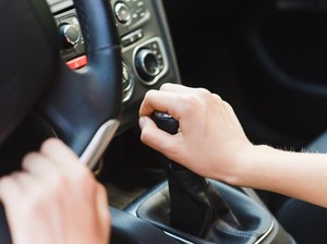 Pengemudi Mobil Pecah Ban Ngebut di Depok karena Mengira Dikejar Begal