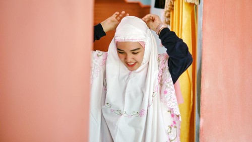 ilustrasi salat berdoa