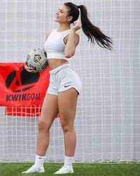 Potret Pemain Bola Cantik Kini Jadi Pegulat WWE, Penampilannya Bikin