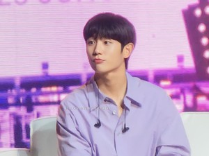9 Drama Korea Jung Hae In yang Wajib Ditonton, Terbaru Love Next Door