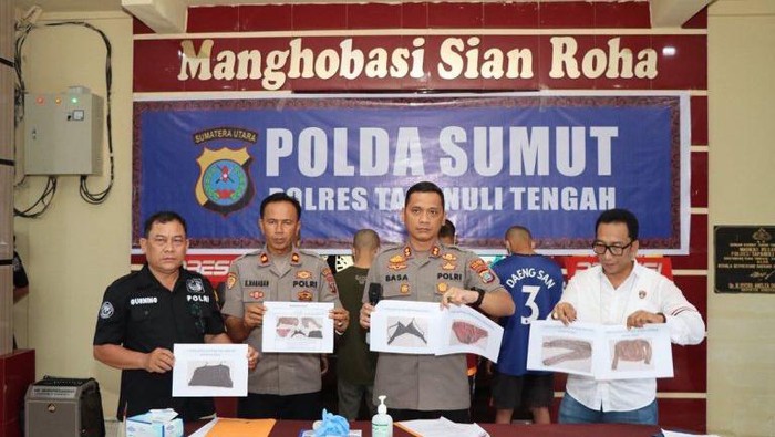 Kapolres Tapteng AKBP Basa saat memaparkan kasus pemerkosaan gadis SMA.