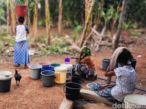 Satu Rumah di Bondowoso Hanya Dapat Jatah 2 Timba Dampak Krisis Air Bersih