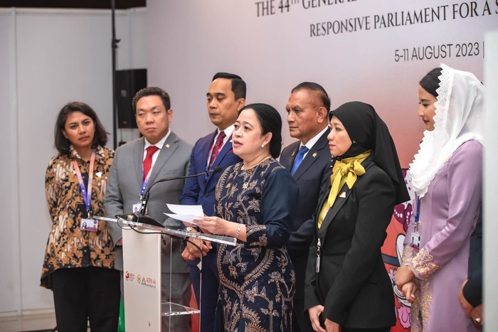 Ketua DPR RI sekaligus Presiden ASEAN Inter Parliamentary Assembly (AIPA) 2023 Puan Maharani memimpin Sidang Paripurna terakhir perhelatan sidang umum forum parlemen negara-negara ASEAN tersebut.