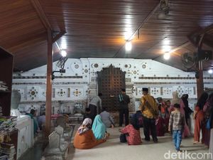 Menengok Komplek Makam Sunan Gunung Jati Sang Penyebar Islam di Jawa