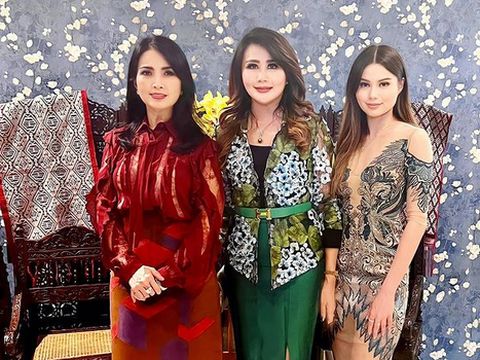 Liliana Tanoesudibjo, Natalia Tanudjaja, Fabienne Nicole Liliana Tanoesudibjo, Natalia Tanudjaja, Fabienne Nicole