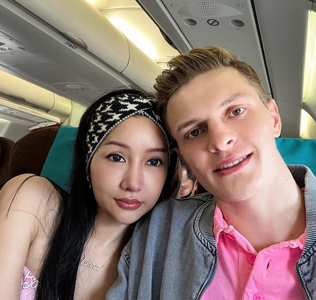 Saya mau mengatakan ke semua orang, dia perempuan sejak lahir dan saya mau mengatakan kepada semua orang saya percaya kepada Luna, dia beri tahu semuanya ke saya, ungkap Alan. Kenapa kamu selalu bilang transgender? Kita datang ke sini untuk cerita soal perasaan kita, bicara soal lamaran dan pernikahan kita. Terakhir kamu bilang Luna transgender, tambah Alan dengan nada kesal. Foto: dok. Instagram/@lucintaluna_manjalita