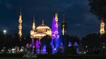 Menikmati Keindahan Cahaya Masjid Biru Ottoman
