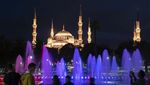 Menikmati Keindahan Cahaya Masjid Biru Ottoman