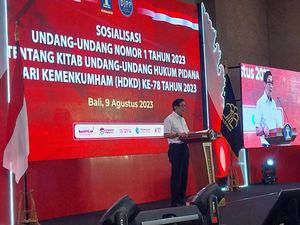 Tanggapi Hinaan Rocky Gerung ke Jokowi, Menteri Yasonna Sitir UUD 45