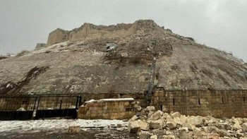 Kondisi Kastil Gaziantep, Turki, sebelum dan sesudah gempa bumi M 7,8 Foto: Reddit