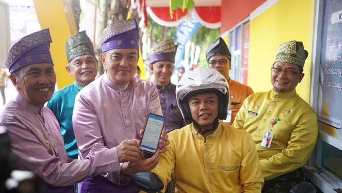 Peresmian samsat drive thru di Jalan Gajah Mada, Pekanbaru