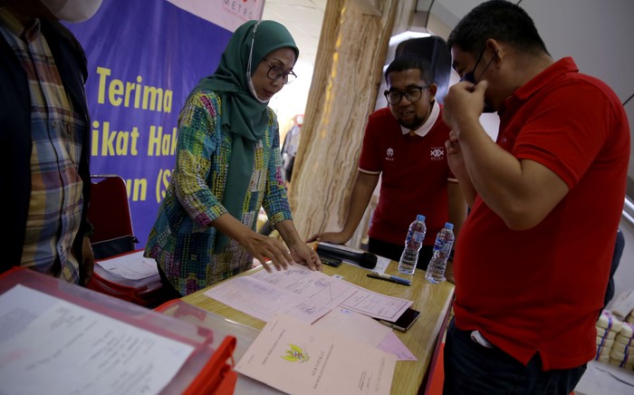 Kabar gembira bagi para Penghuni Rumah Susun Non Hunian (PPRSNH) di Pusat Grosir Metro Tanah Abang (PGMTA). Perpanjangan itu diserahkan langsung ke pedagang gratis.