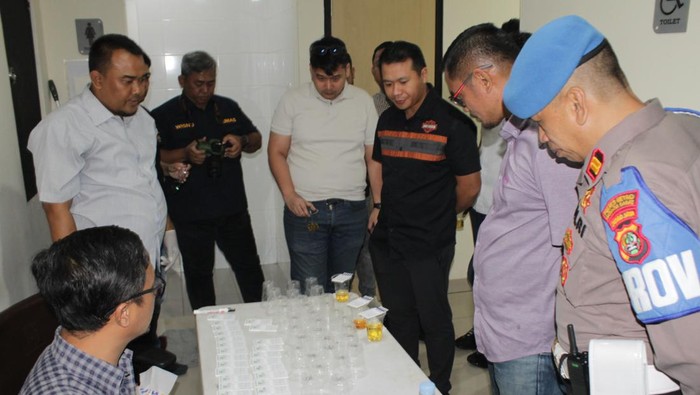 Polres Jakbar melakukan tes urine terhadap 95 personel anggota reserse narkoba