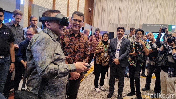 Ericcson, perusahaan telekomunikasi dan teknologi terkemuka, menggelar pameran bertajuk Imagine Live Indonesia 2023. Di sini mereka membawa teknologi 5G terbaru dari MWC 2023 di Barcelona lalu.