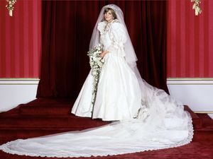 Cerita di Balik Gaun Pengantin Putri Diana Terungkap