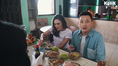 Momen Rio Motret Kulineran di Yogyakarta Bareng Lucinta Luna