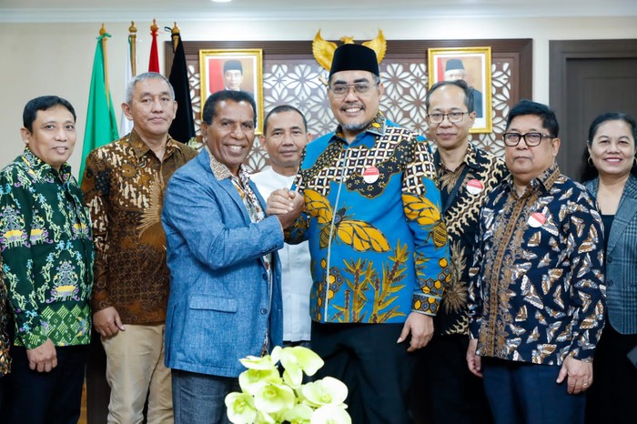 Sebanyak 26 Pengurus Badan Musyawarah Antar Gereja Lembaga Keagamaan Kristen Indonesia (BAMAG LKK) memenuhi ruang kerja Wakil Ketua MPR Jazilul Fawaid di Lt.7, Gedung Nusantara III, Komplek Gedung MPR/DPR/DPD, Senayan, Jakarta, Rabu (9/8/2023).