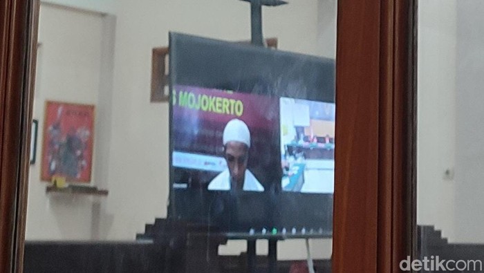 sidang pemerkosaan di mojokerto