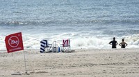Kini kondisi wanita tersebut kritis meski tetap stabil. Terdapat luka yang dalam di pahanya. Insiden itu menandai gigitan hiu pertama yang dikonfirmasi di Pantai Rockaway.