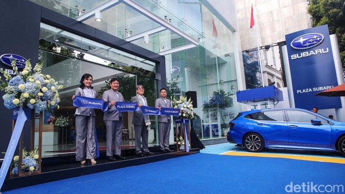 Subaru Buka Dealer Berstandar Global di Jakarta Subaru membuka dealer keempat di Indonesia, Plaza Subaru Pondok Indah, Rabu (9/8/2023). Dealer baru bagi konsumen Indonesia itu berlokasi di Jl Arteri Pondok Indah No. 1A, Jakarta Selatan.
Plaza Subaru Pondok Indah berdiri di atas lahan seluas 2.007 m2. Ini merupakan dealer pertama Subaru di Jakarta.