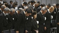 Peringatan 78 tahun bom Nagasaki dilakukan di dalam ruangan karena adanya badai tropis Khanun. 