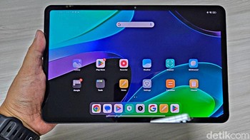 Xiaomi Pad 6 menawarkan layar panel LCD ukuran 11 inch dengan resolusi 2K. Layar tersebut diberikan dukungan HDR10, Dolby Vision dan refresh rate hingga 144 Hz. Foto: Adi Fida Rahman/detikINET