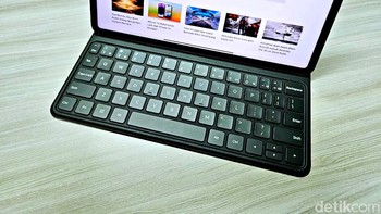 Tampilan tombol keyboard case Xiaomi Pad 6. Foto: Adi Fida Rahman/detikINET