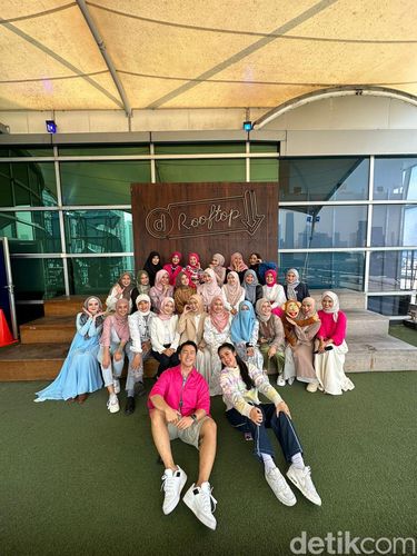 25 finalis Emeron Hijab Hunt 2023 mengisi acara Detik Pagi di kantor Detikcom (10/8/2023). 25 finalis Emeron Hijab Hunt 2023 mengisi acara Detik Pagi di kantor Detikcom (10/8/2023).