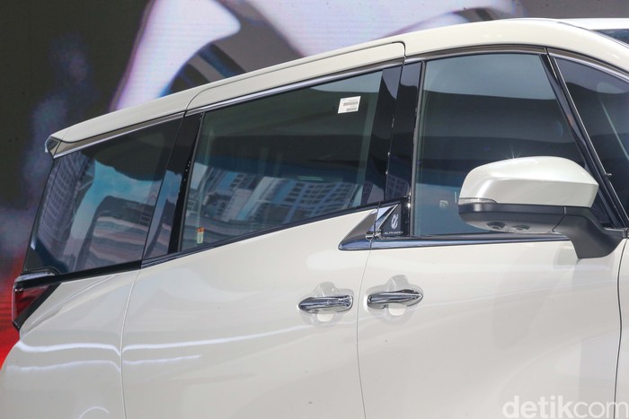 Alphard Generasi Terbaru Tampil di GIIAS 2023
