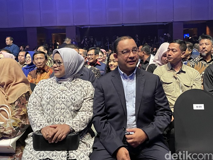 Anies Baswedan tiba di peluncuran buku AHY. (Silvia Ng/detikcom)
