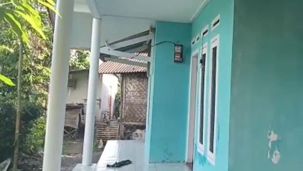 Berkat donasi sahabat baik, Mak Enih dan keluarga sudah mempunyai rumah baru. Kini, mereka bisa tinggal dengan nyaman dan tidur nyenyak di rumah baru.