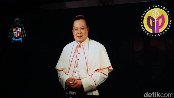 Potret Bapa Uskup Surabaya Msgr. Vincentius Sutikno Wisaksono semasa hidup