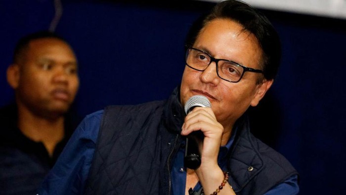 Ecuadorean presidential candidate Fernando Villavicencio speaks during a campaign rally in Quito, Ecuador August 9, 2023. REUTERS/Karen Toro